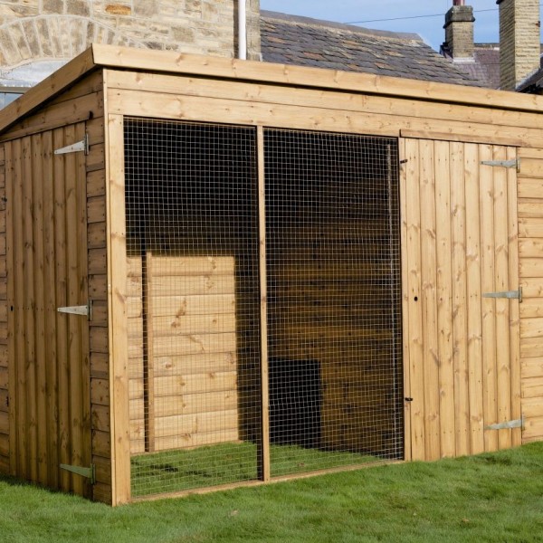 The Castle Dog Kennel & Run - Castle Buildings Ltd